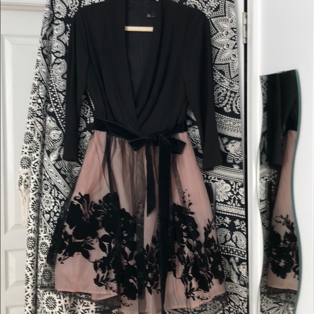EVENING DRESS BLACK WRAP TOP W/EMBOSSED TULE